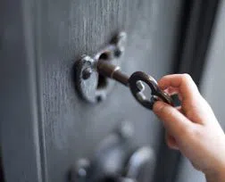 City Locksmith Store Milwaukee, WI 414-622-0670 City Locksmith Store Milwaukee, WI 414-622-0670 - 14-Unlock-Door